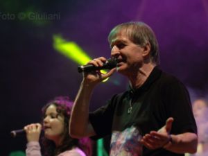 Foto di Don Giosy Cento Foto di Don Giosy Cento